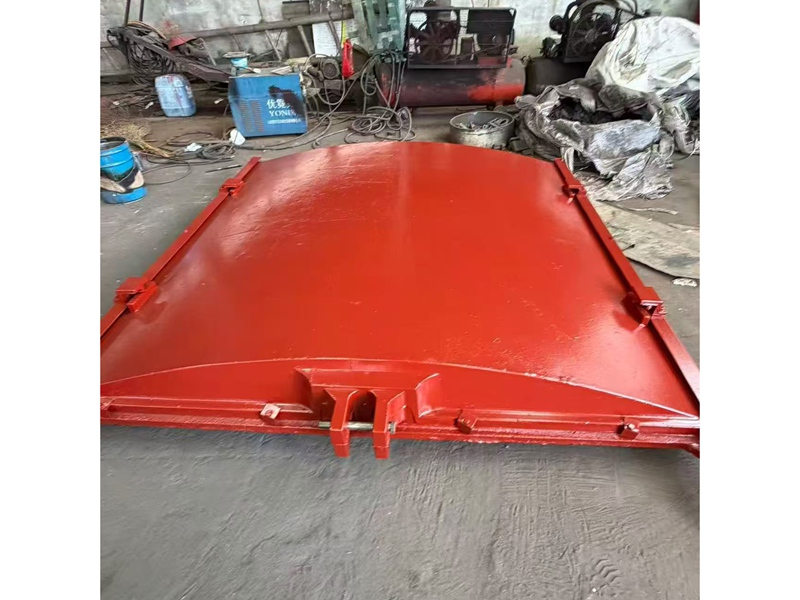 Arched Cast Iron Gate with Side Guide Lugs